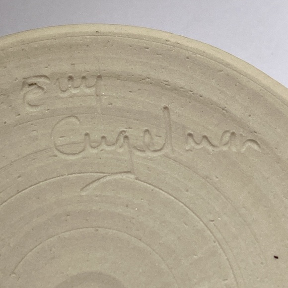 Vintage hand thrown pottery serving bowl. Perfect size for dips or snacks. . - Picture 8 of 9